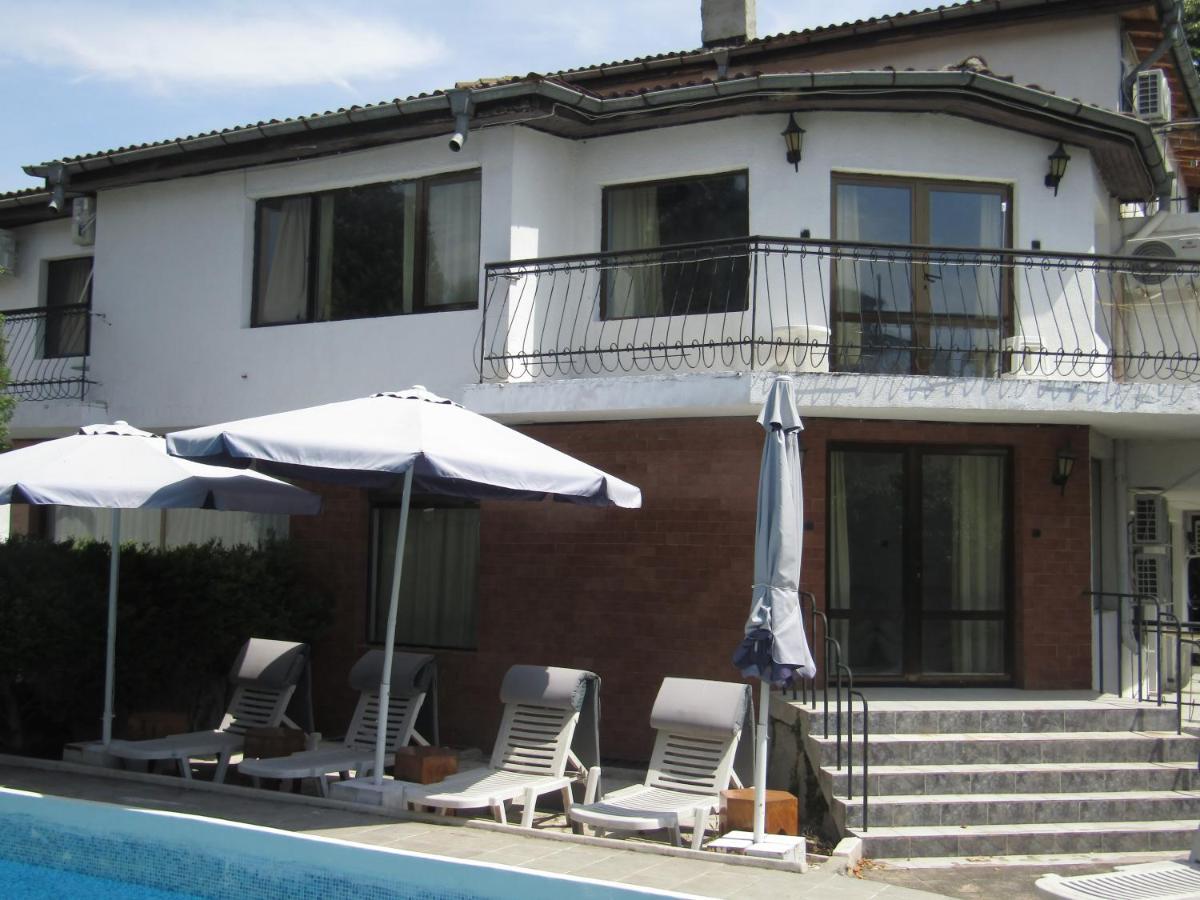 Hostel Papagal Varna Exterior photo