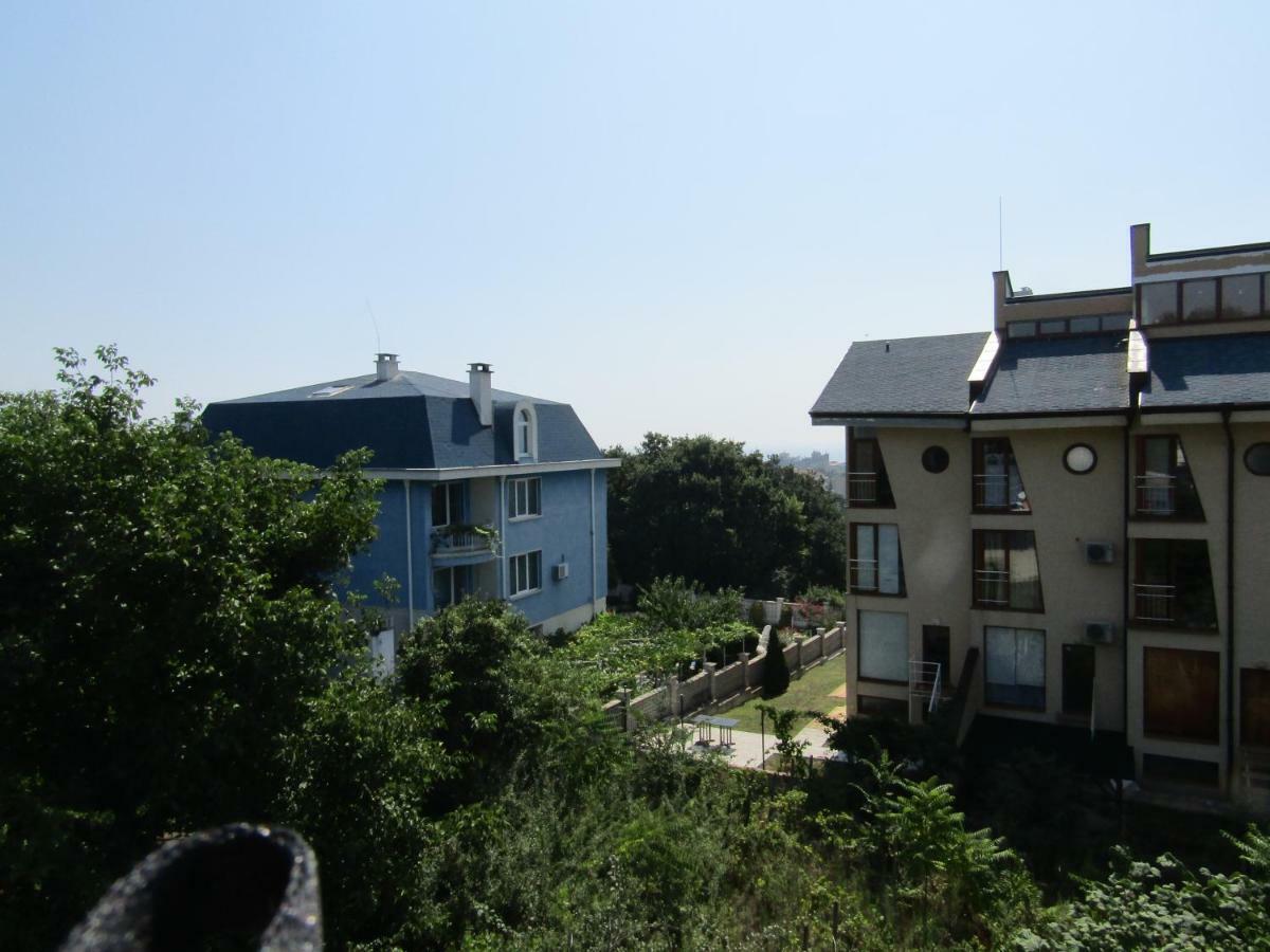 Hostel Papagal Varna Exterior photo