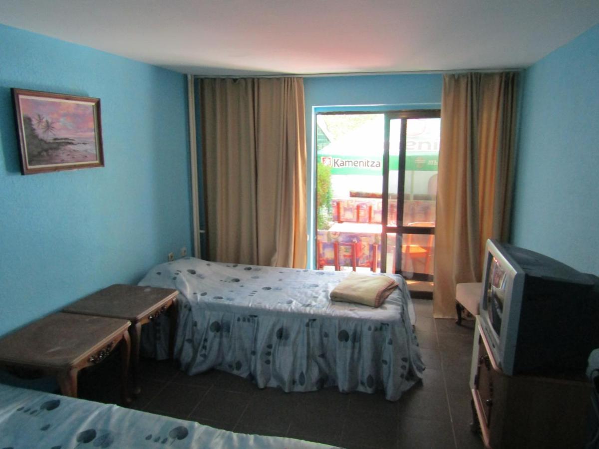 Hostel Papagal Varna Exterior photo